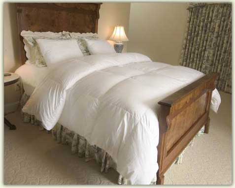 Classic White Quilted Down Comforter - 420 Thread Count